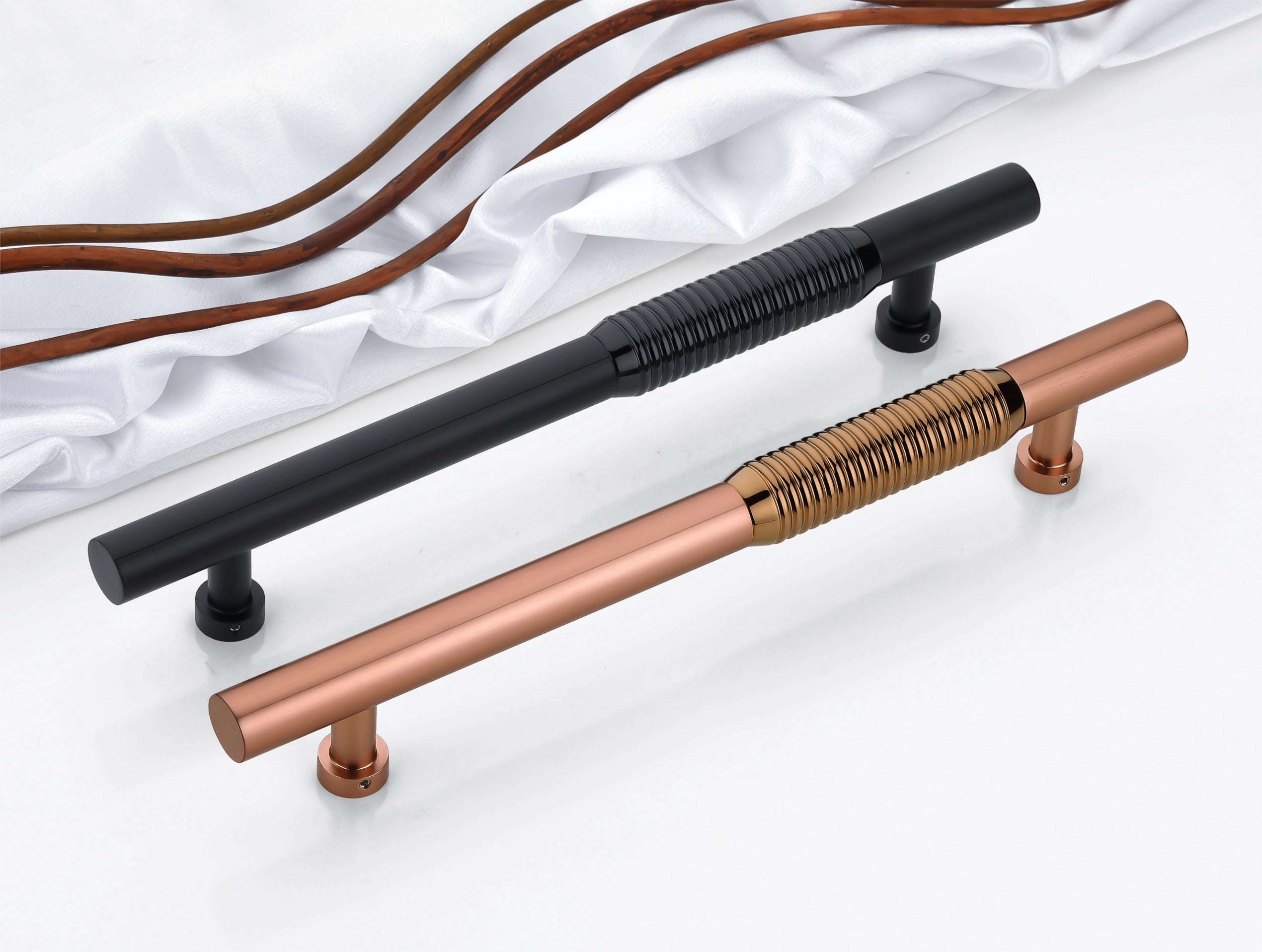 Signature Ribbed Grip Section Textured Pull Handles in PVD Black & Ros